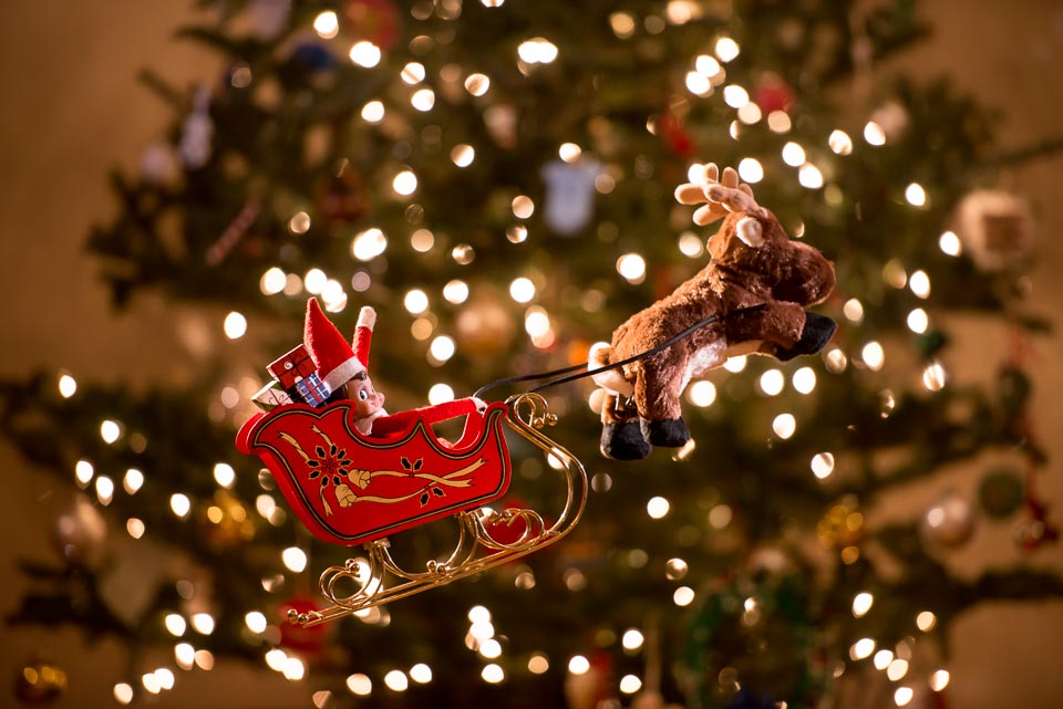santa-clause-elf-on-the-shelf