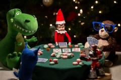 elf-on-the-shelf-playing-poker