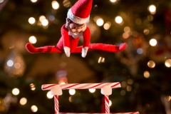gymnastic-elf-on-the-shelf