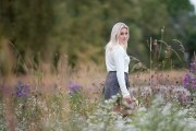 field-of-flowers-senior-girl-pictures